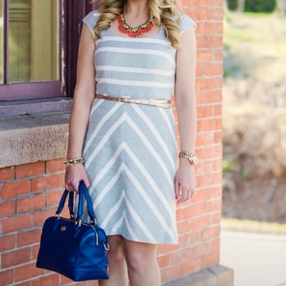 Ann Taylor Gray White Chevron / Stripe Dress 2P 2 P petite